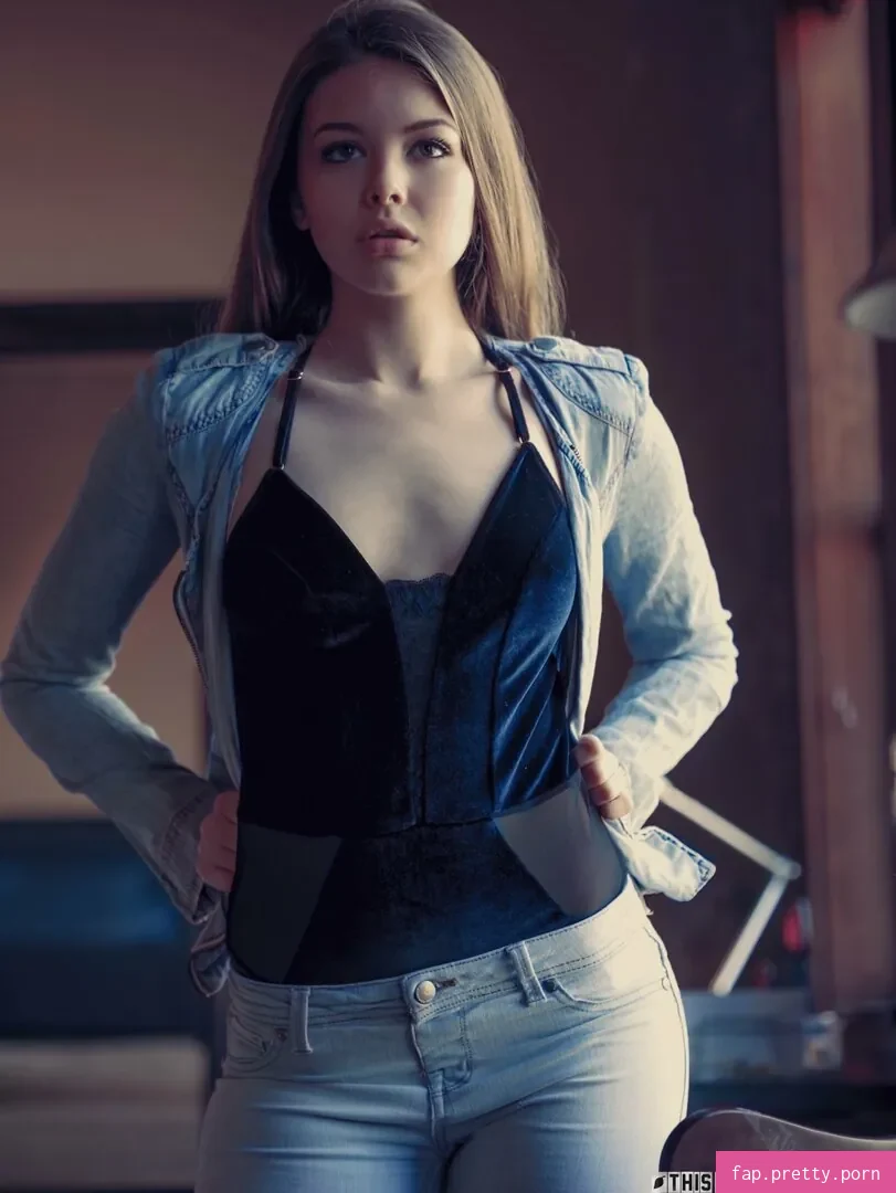 Lana Lea - Photo #09