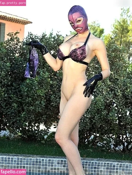 Latex Lucy - Photo #26