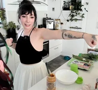 Layna Lazar