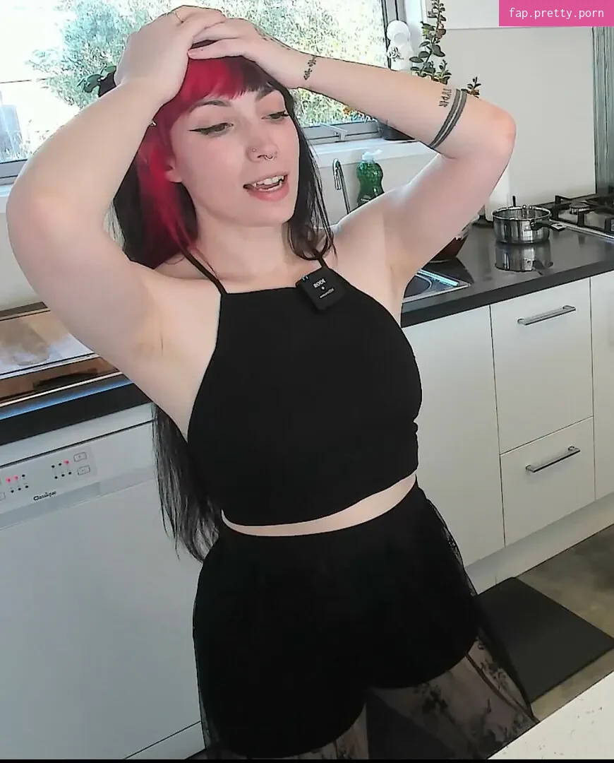 Layna Lazar - Photo #15
