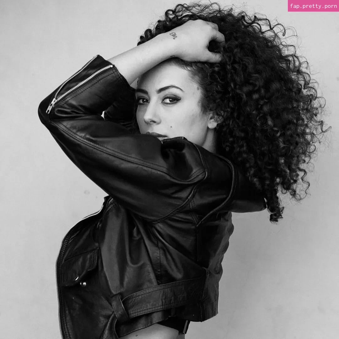 Leila Lowfire - Photo #80