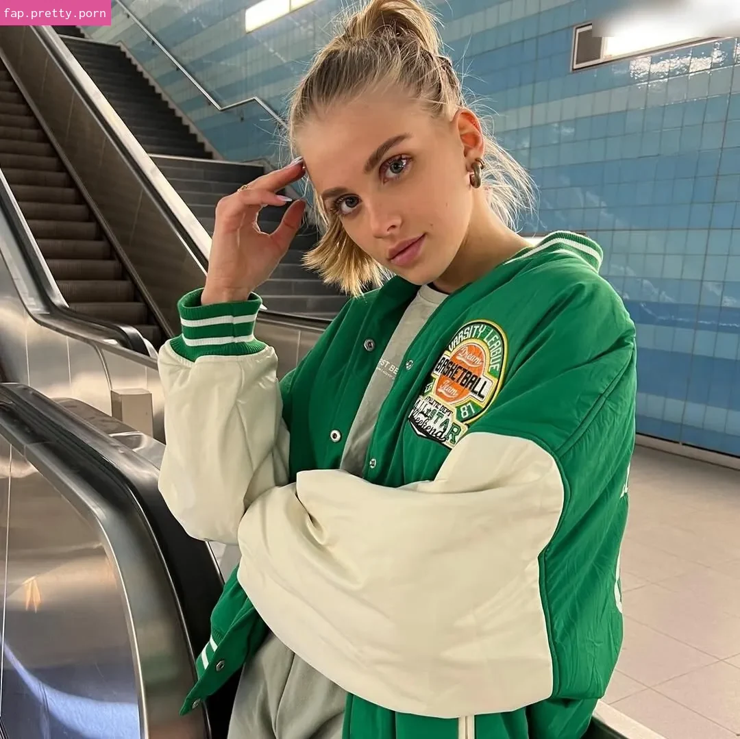 Lena Ludwig - Photo #01