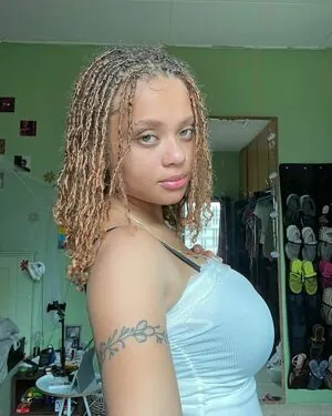 Lexcova / Lexay_X / Kingkorbel