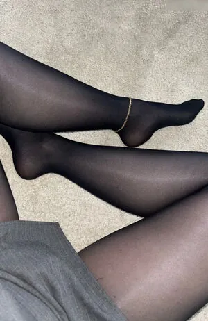 Lilou Loves Nylon