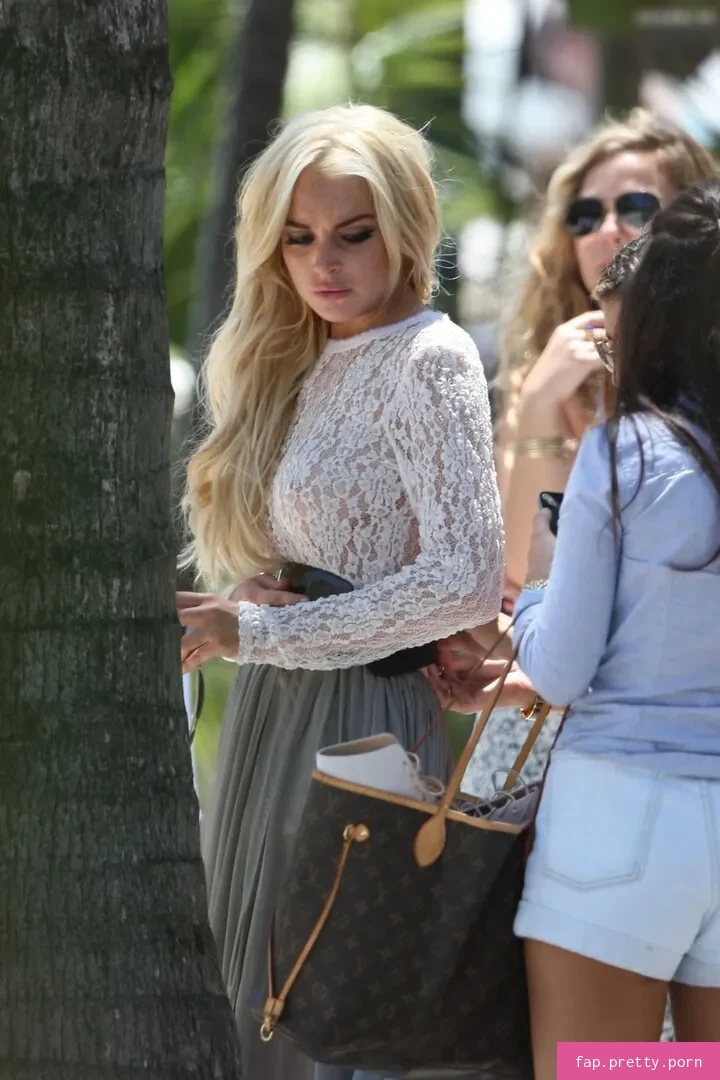 Lindsay Lohan - Photo #04