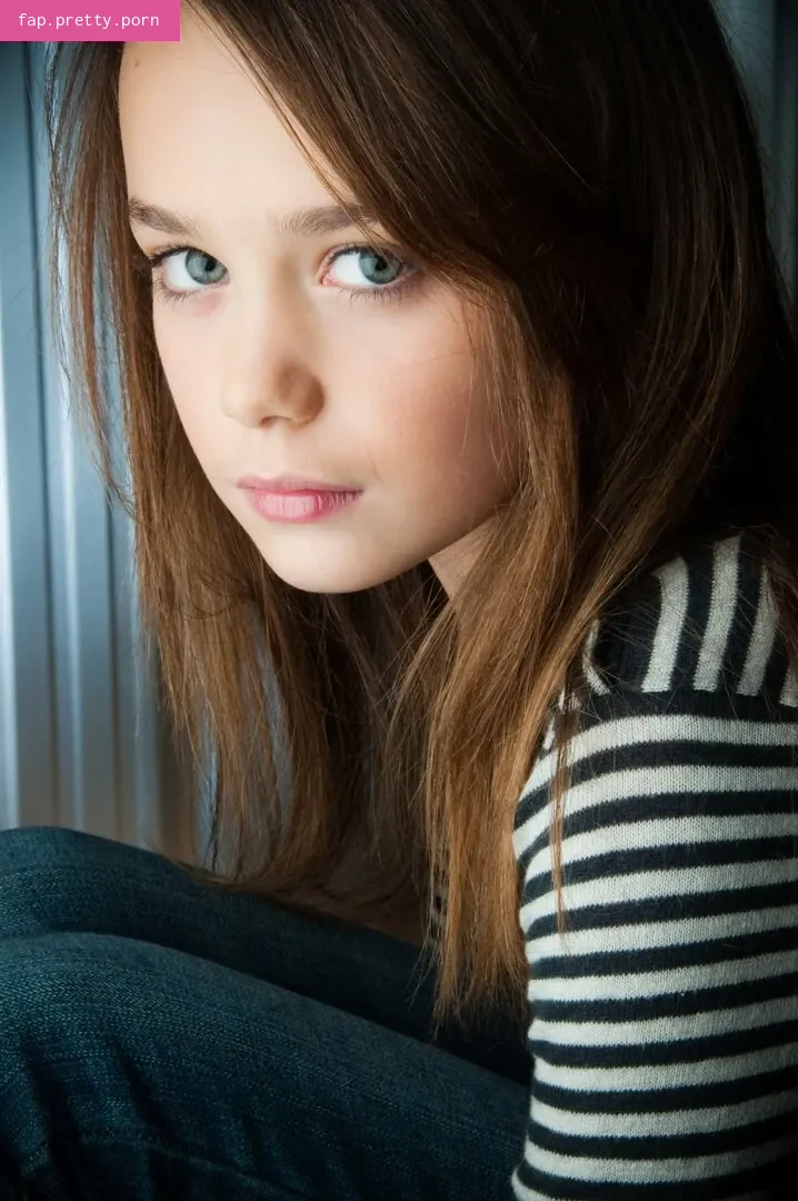Lucy Loken - Photo #08