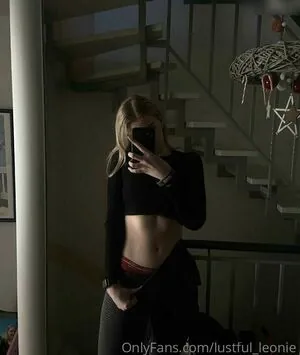 lustful_leonie