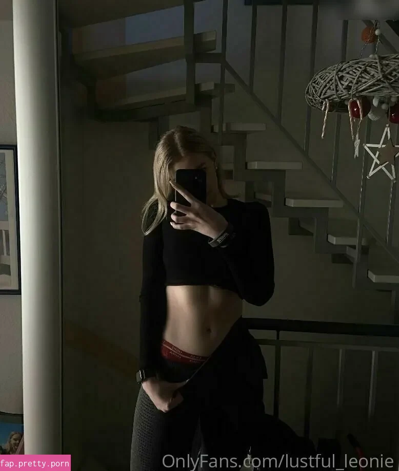 lustful_leonie - Photo #28