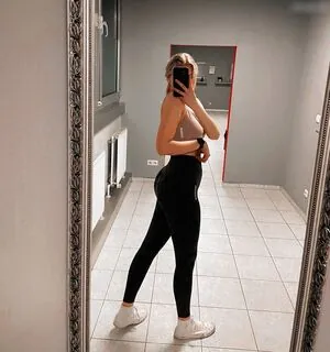 lustful_leonie