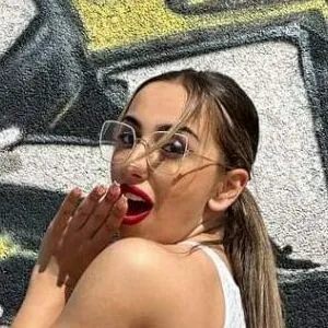 La Mami Lechera