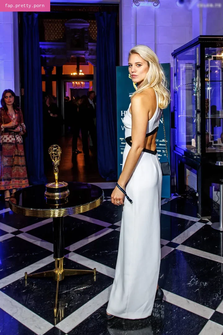 Larissa Marolt - Photo #38