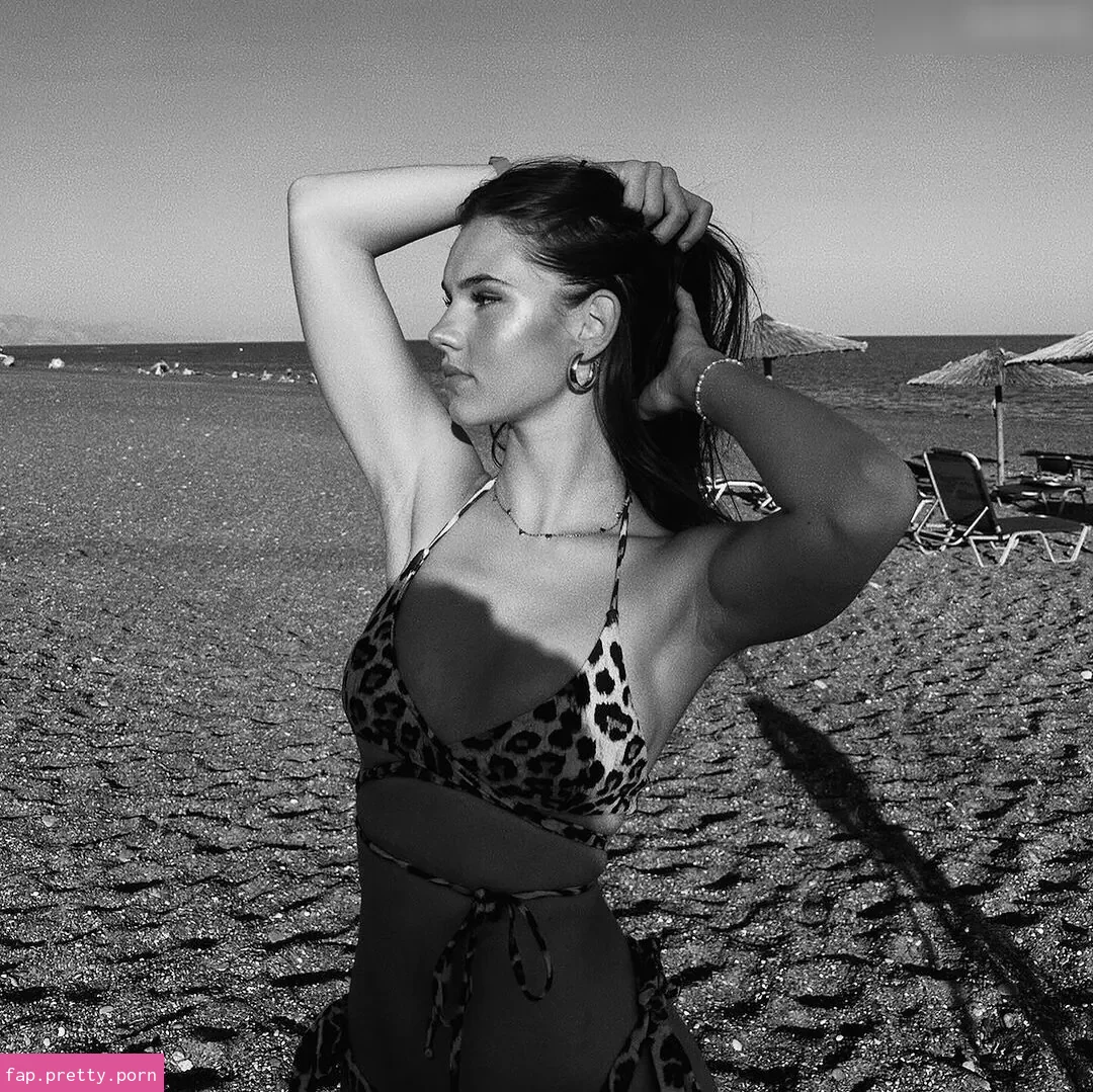 Laura Marie Soons - Photo #86