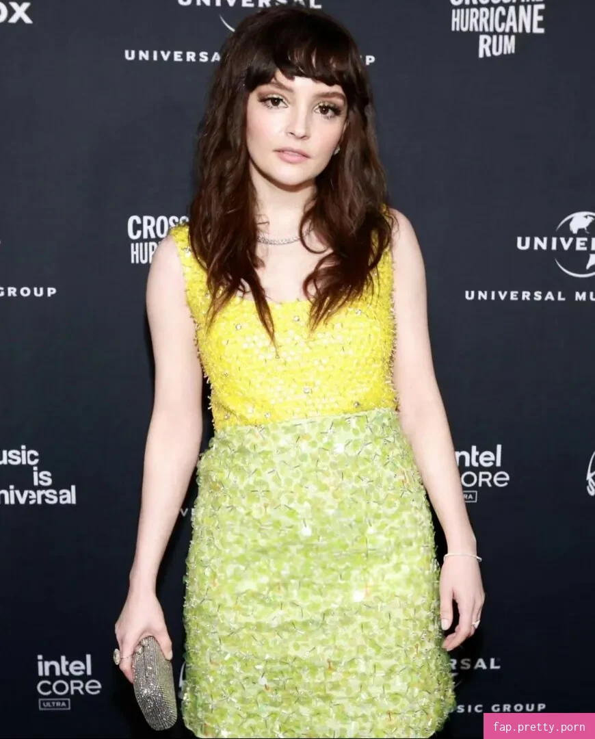 Lauren Mayberry - Photo #09