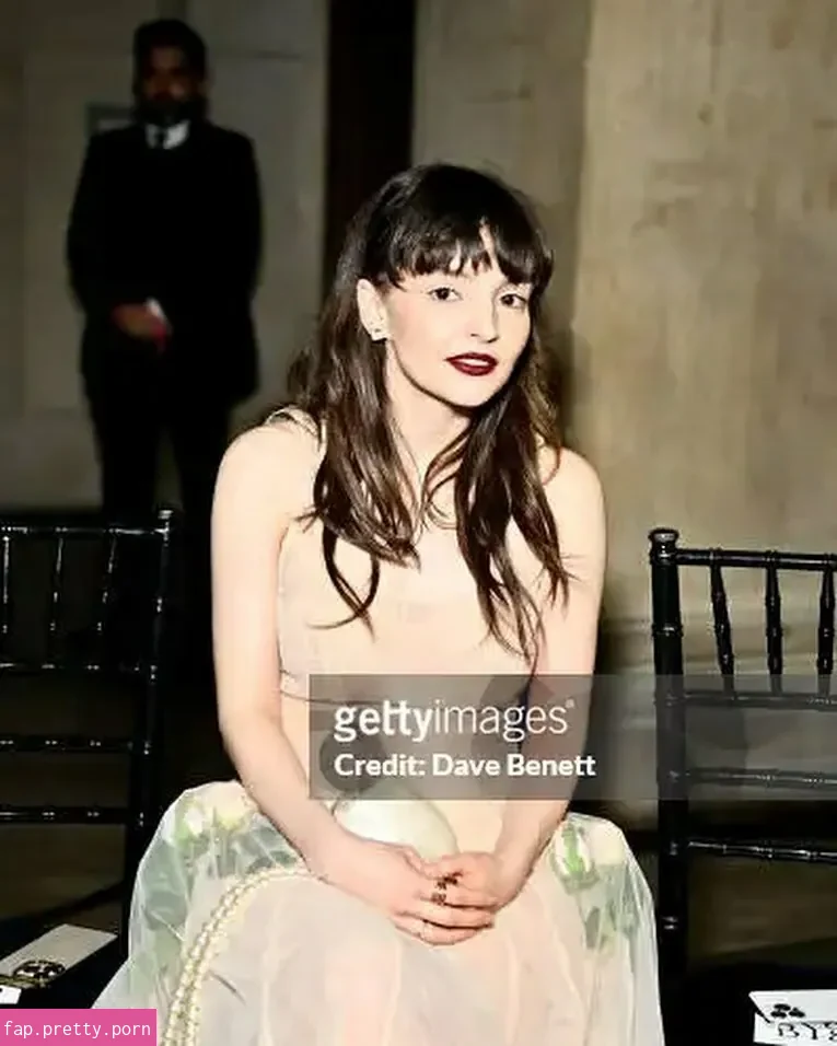 Lauren Mayberry - Photo #16