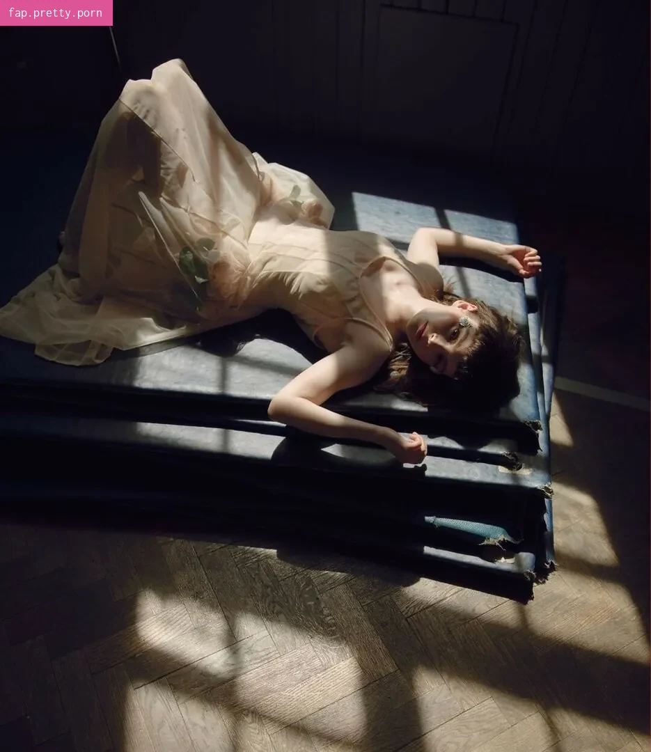 Lauren Mayberry - Photo #66
