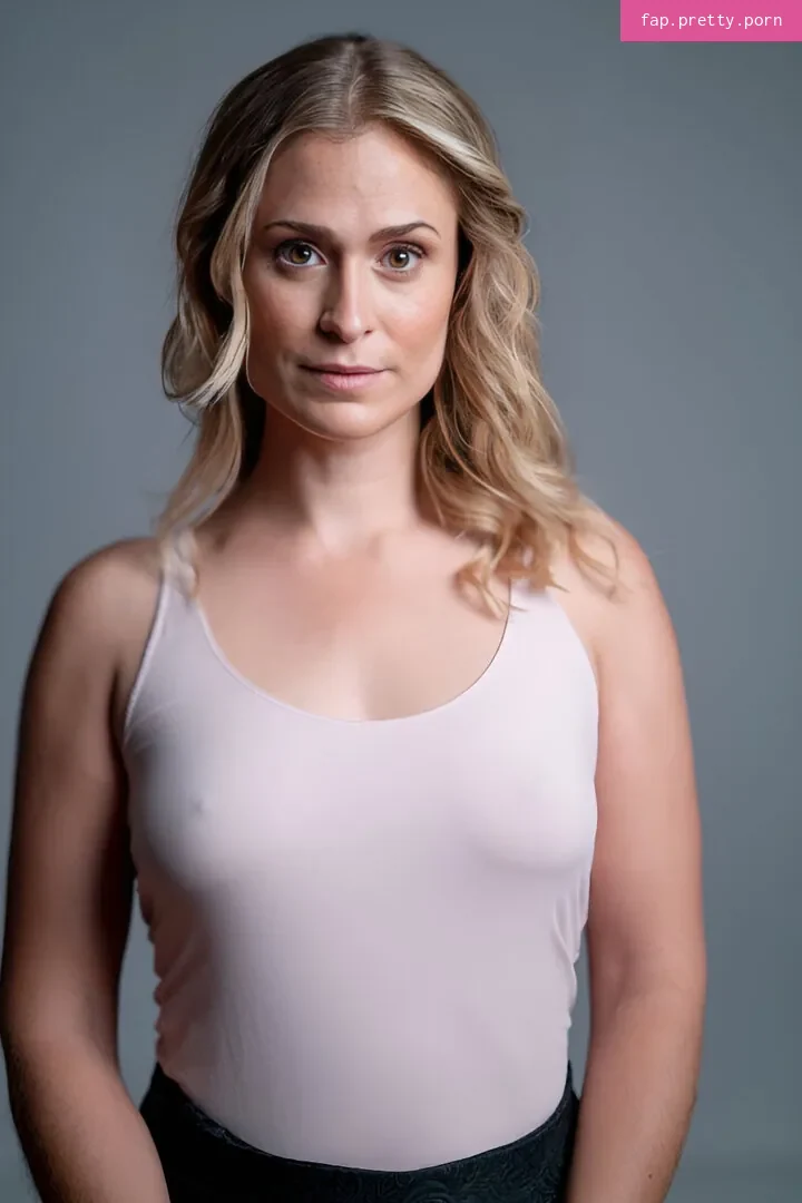 Lea Marlen Woitack - Photo #05