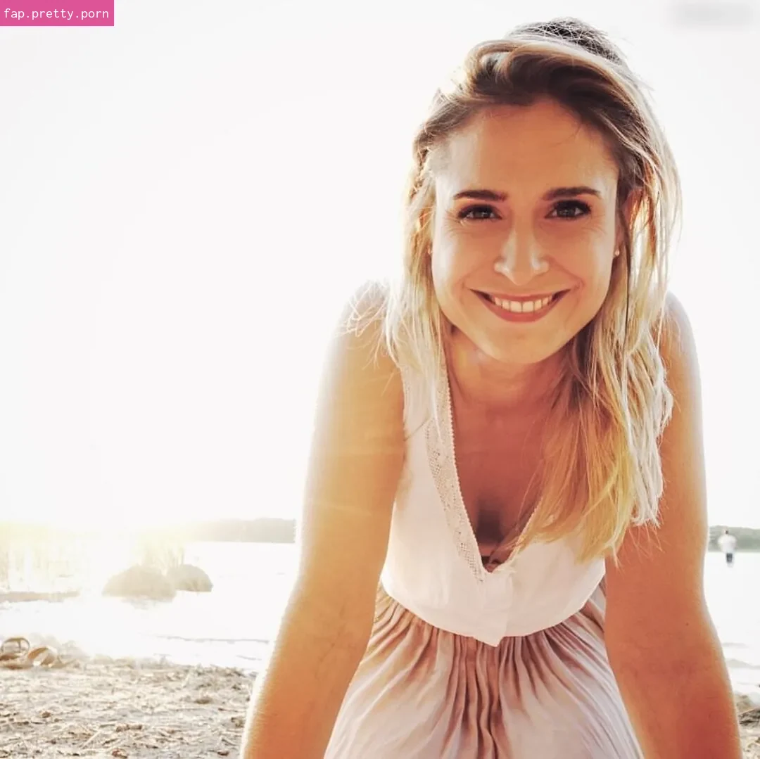 Lea Marlen Woitack - Photo #23