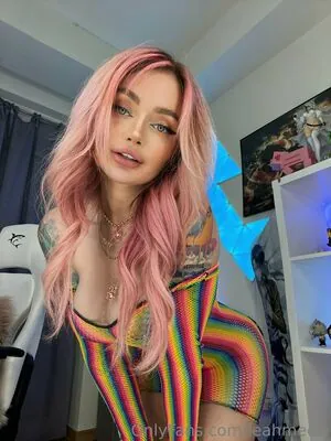 Leah Meow