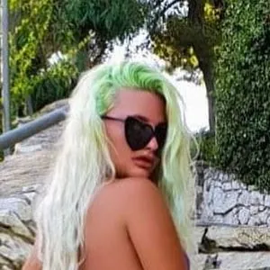 Ljubičasta Maca