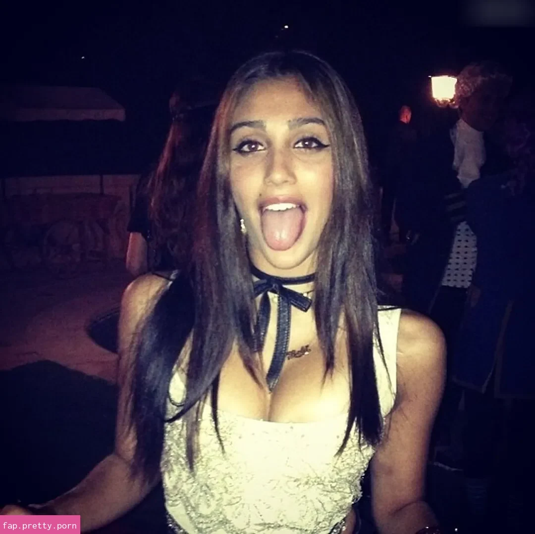 Lourdes Maria Ciccone Leon - Photo #08