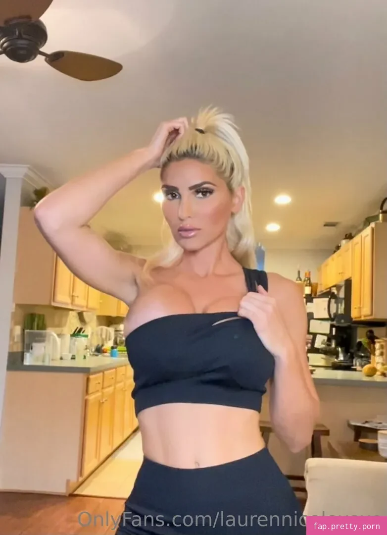 Lauren Nicole - Photo #01