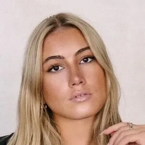 Larissa Oberste