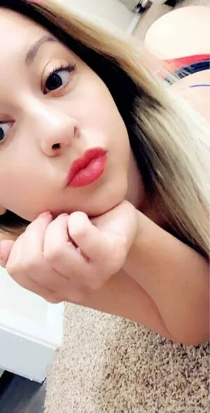 LoadsofLayla