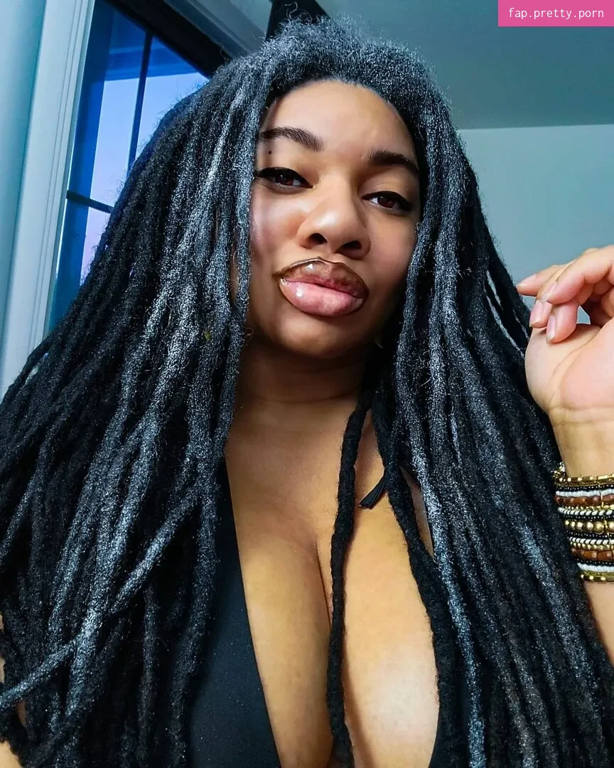 LockedHoneyPrincess - Photo #15