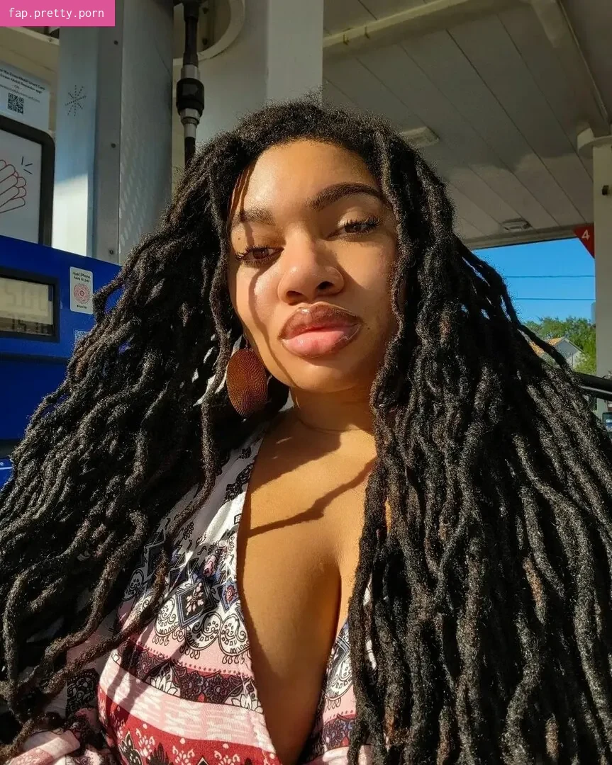 LockedHoneyPrincess - Photo #18
