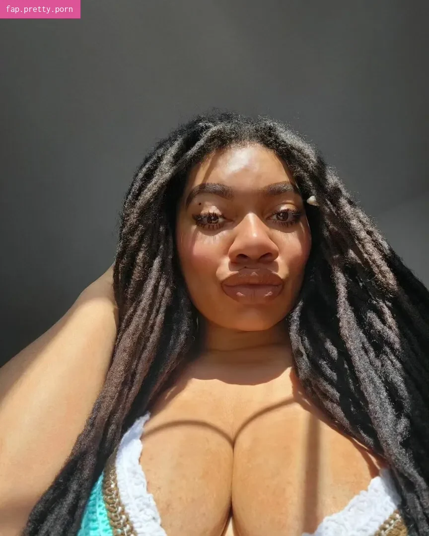 LockedHoneyPrincess - Photo #12