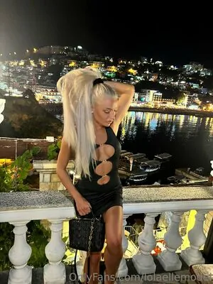 lolaellemodel