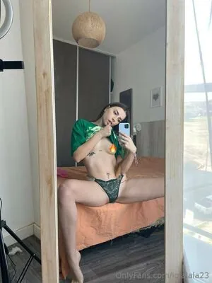 lolalala23
