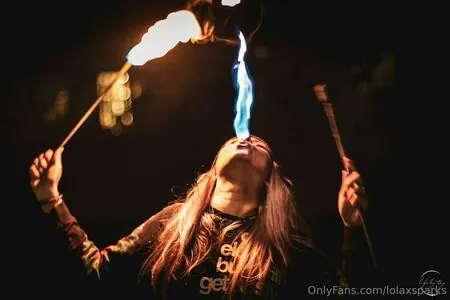 lolaxsparks