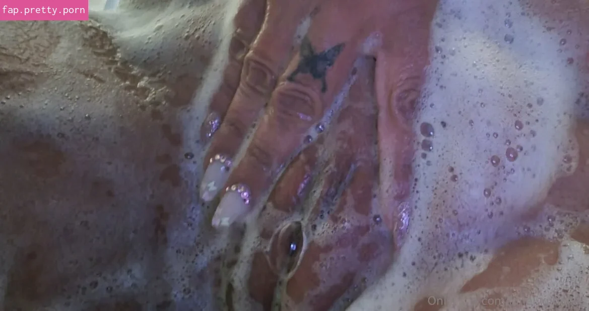 Lonelygirljules - Photo #28