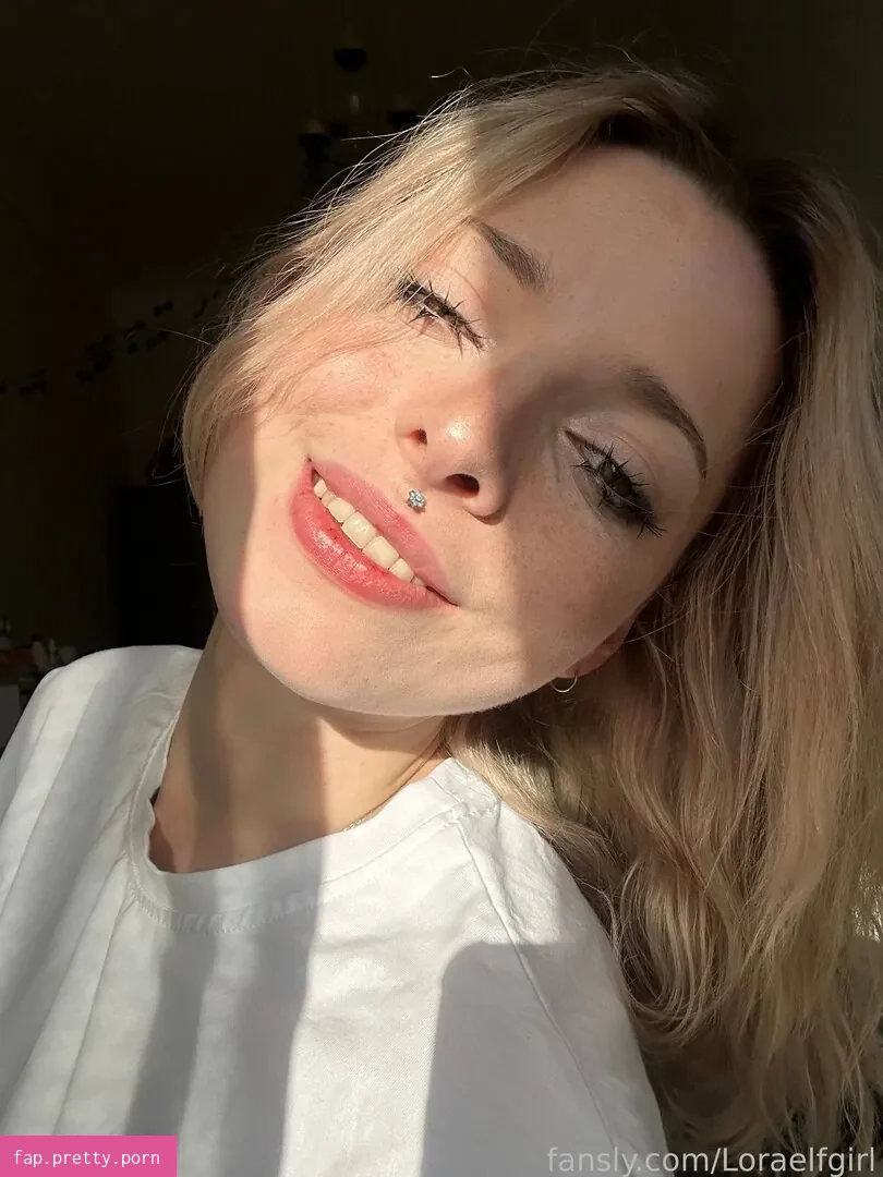 Loraelfgirl - Photo #01