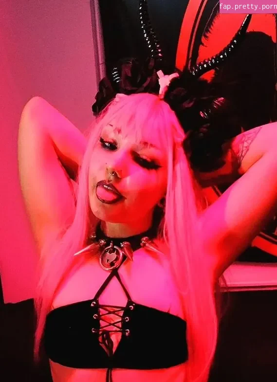 Lovingbats - Photo #01