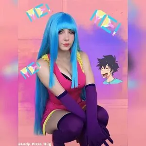 lady_pizza_hug