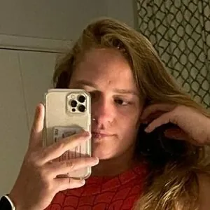Lizzie_Pech_