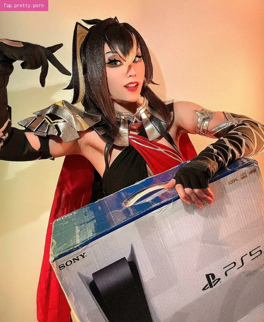 Larissa Rochefort - Photo #15