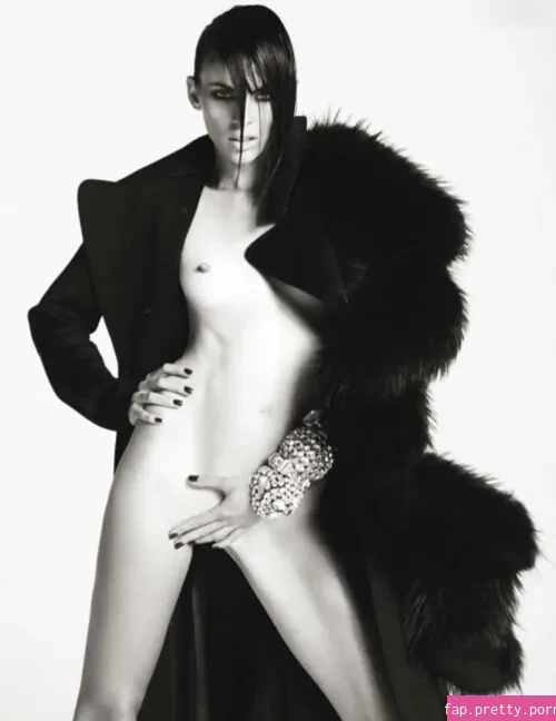 Liberty Ross - Photo #09