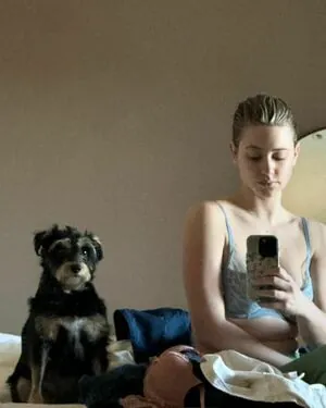 Lili Reinhart