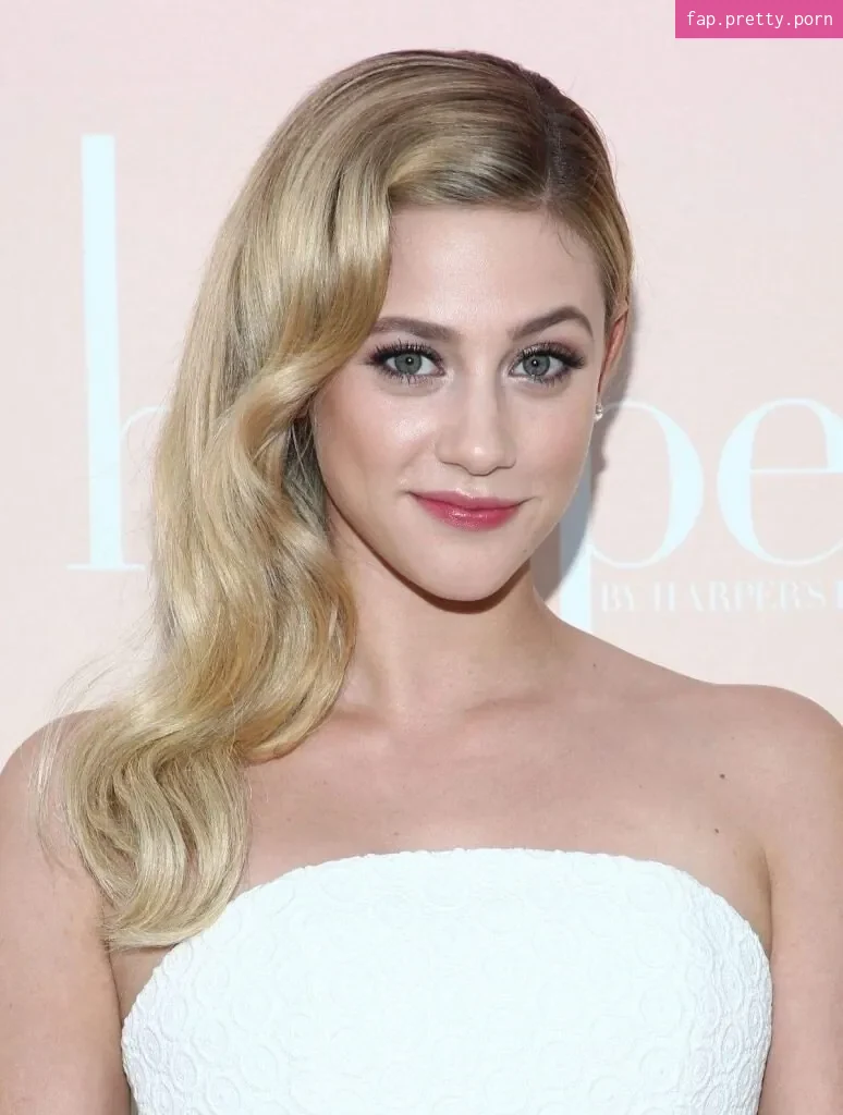 Lili Reinhart - Photo #98