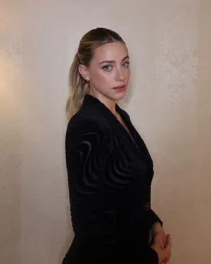 Lili Reinhart