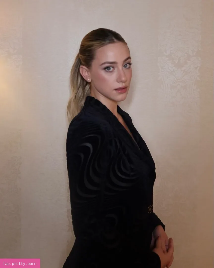 Lili Reinhart - Photo #49