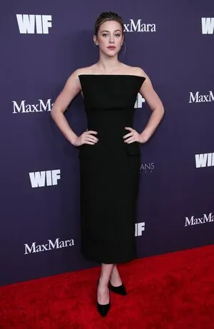 Lili Reinhart