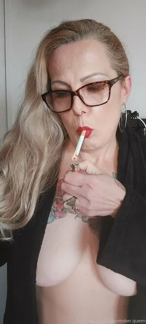 lady.smoker.queen