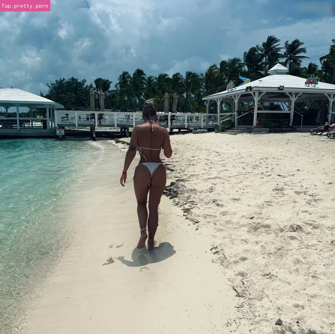 Larah Sievertsen - Photo #03
