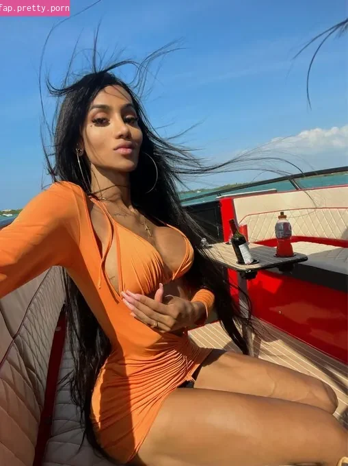 Laura Saenz - Photo #86