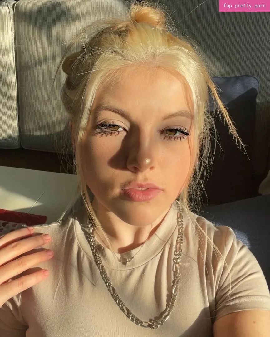 Lauren Suzaanne - Photo #17