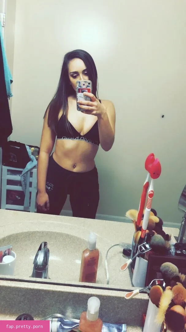 Leila Saltzman - Photo #22